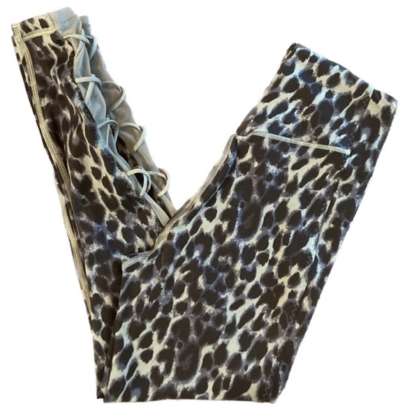 Victoria’s Secret Sport Leggings Lace Up Mesh Leg Blue Green Leopard Size 6 - Picture 5 of 7